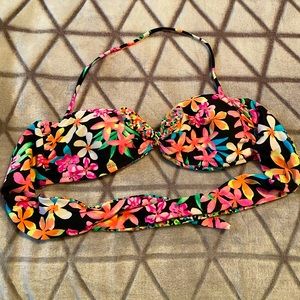 Reversible Bandeau bikini top with removable strap